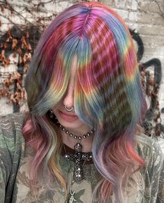 Coloured Streaks In Hair, Oil Spill Hair, Hairstyles Dyed, Hair Consultation, Color Streaks, Dyed Hair Inspiration, Hair Inspiration Short, Hair Idea, Hair 2024