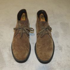 Leather Made In Italy Balding On Right Boot Us Shoe Size: 8.5 Uk Shoe Size: 7.5 Outsole Length: 12.375 Inches Insole Length: 10.875 Inches Outsole Width: 4.375 Inches Tods Shoes, Brown Suede, Chukka Boots, Men's Shoes, In Italy, Size 7, Man Shop, Italy, Boots