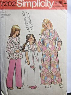 Simplicity Pattern 7202 Girls' Size 7 Breast 20" Robe Nightgown Pajamas CUT 1975 | eBay 70s Girl, 1970s Sewing Patterns, Girls Robes, Girls Sleepwear, Bias Binding, Couture Vintage, 1970s Fashion, Simplicity Sewing Patterns, Sewing Pattern Sizes