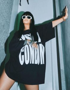 Cool Oversized Tops For Streetwear, Oversized Cool Tops For Streetwear, Cool Oversized Tops With Letter Print, Oversized Cool Tops With Letter Print, Oversized Letter Print Cool Tops, Cool Oversized Tops With Graphic Print, Cool Oversized Top With Graphic Print, Oversized Cool Top With Graphic Print, Rihanna Graphic Tee