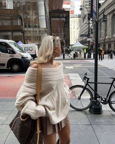 #outfits Australian Winter Fashion, Chica Chola, Estilo Ivy, Latina Outfits, Chique Outfit, Look Adidas, California Outfits