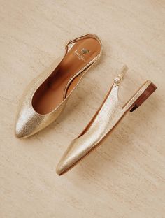 Paige Champagne Gold - Slingback flats in gold lamé leather Trendy Pumps, Types Of Sandals, Champagne Gold Color, Jeweled Sandals, Gold Lame, Slingback Flats, Gold Flats, Gold Shoes, Unique Shoes