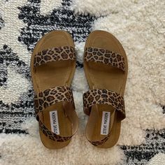 Steve Madden Cheetah Print Sandals Size 7.5 Nwot Trendy Leopard Print Sandals With Round Toe, Trendy Leopard Print Round Toe Sandals, Leopard Print Open Toe Sandals For Vacation, Leopard Print Round Toe Sandals For Vacation, Leopard Print Round Toe Sandals For Spring, Spring Leopard Print Sandals With Round Toe, Leopard Print Leather Ankle Strap Sandals, Leopard Print Sandals With Buckle Closure, Leopard Print Leather Sandals With Round Toe