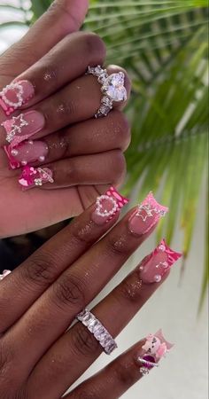 Short Nails With Charms, Nails With Charms, Junk Nails, Girly Acrylic, Duck Nails, Colored Acrylic Nails, French Tip Acrylic Nails