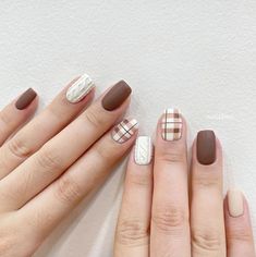 Cute Nails Winter, Nails 2023 Trends, Argyle Nails, Plaid Nail Designs, Fall Thanksgiving Nails, Chrome Nails Designs, Gel Acrylic Nails