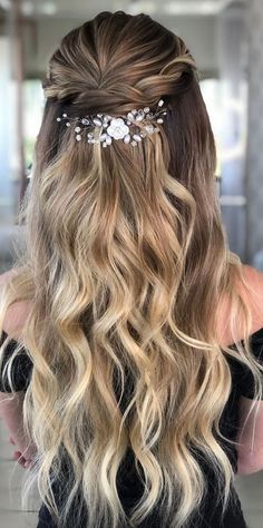 Simple Elegant Wedding Hair, Bridal Hair Half Up, Half Up Wedding, Half Up Wedding Hair, Wedding Hair Half, Romantic Wedding Hair, Prom Hair Down