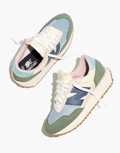 Cool Tennis Shoes Women, New Balance 237 Outfit, Modern Shoe Storage, Shoe Storage Hacks, Colorful Sneakers, Home Space, Storage Hacks