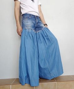 Wide Legs Jeans, Jeans Unique, Bottom Light, Drop Crotch Pants, Bright Fashion, Wideleg Pants, Fashion Diy, Light Blue Jeans, Denim Cotton