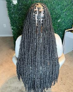 Follow For More ♡ Disstresed Locs Hairstyles, Faux Locs Medium, Faux Locs Parting, Medium Faux Locs, Faux Locs Marley Hair, Distressed Faux Locs, Black Hair Inspiration, Faux Locks