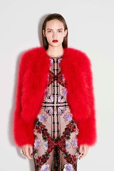 Alexander McQueen - Pre Autumn/Winter 2016-17 Ready-To-Wear New York Fashion Week Alexander Mcqueen Couture, Pre Fall Fashion, Alexander Mcqueen Fashion, Red Fur, Sarah Burton, Mcqueen Fashion, Embellished Gown