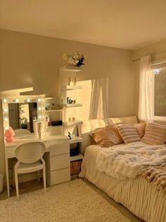 Cozy Bedroom Ideas With Vanity, Single Small Room Ideas, Small Room Design With Vanity, Cute Corner In Bedroom, Aesthetic Rooms Girl, Small Bedroom Ideas With Slanted Ceiling, Aesthetic Room Ideas Pastel, Clean Room Vibes, Cozy Girl Room Aesthetic