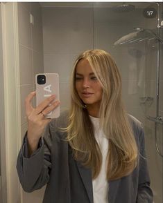 Layered Haircut Blonde, Hairstyle Trends 2023, Scandinavian Hairline, Old Money Hairstyles, Hair Styles For Long Hair, Styles For Long Hair, Summer Blonde Hair, Blonde Hair Transformations