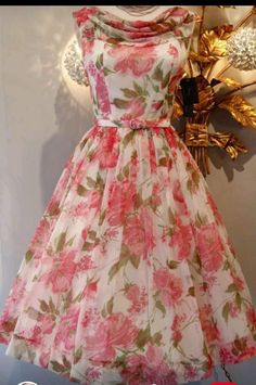 Frocks For Women, Trendy Party Dresses, Frock Designs, Floral Frocks, Vintage Clothing Boutique, Frock Fashion, Frock Patterns