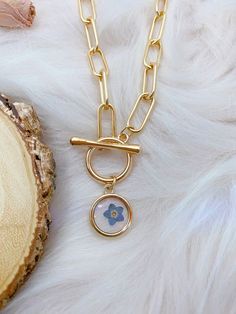 Gold plated chunky chain necklace with epoxy resin pendant and forget-me-not flower Epoxy Resin Pendant, Chunky Chain Necklace, Forget Me Not Flower, Clear Epoxy Resin, Chunky Chain Necklaces, Handmade Rings, Choker Necklaces, Small Earrings, Resin Pendant