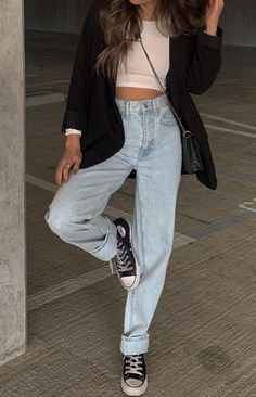 Minimal Edgy Style, Outfits Uni, Job Outfits, Casual Oufits, Jean Mom, Blazer Outfits For Women, Sneakers Street Style, Old Fashion Dresses, China Style