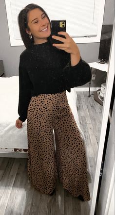 Sweater And Flowy Pants, Flowy Teacher Outfits, Slacks With Sweater Outfit, Loose Business Casual Outfits, Business Casual Flowy Pants, Flowy Pants Work Outfit, Tan Work Pants, Sweater And Slacks Outfit, Cute Slacks Outfit