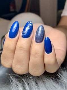 taylor swift inspired nail art taylor swift blue dress with stars inspired nail art Dark Blue Taylor Swift, Nail Art Taylor Swift, Taylor Swift Blue Dress, Blue Dress With Stars, Swiftie Nails, Blue Taylor Swift, Swift Nails, Taylor Swift Blue, Dress With Stars