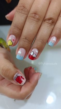 Short Nails Cartoon Design, Fun Short Nails Art Ideas, Snoopy Acrylic Nails, Snoopy Nails Design, Snoopy Nails Christmas, Snoopy Christmas Nails, Peanuts Nails, Snoopy Makeup, Snoopy Ring