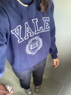 Yale University Aesthetic, Street Wear Hoodie, Yale College, Ootd Outfit Ideas, Harvard Yale, University Aesthetic, Gilmore Girls Outfits, Heritage Logo, College Gear