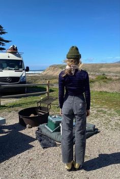 Your Entire Guide for Dressing Perfectly on a Camping Trip Nature Walk Aesthetic Outfit, 70s Camping Outfit, Vintage Carhartt Pants Outfit, Working Outdoors Outfit, Cute Outdoor Work Outfits, Camping Girl Outfit, Wildlife Biologist Aesthetic Outfit, Aesthetic Farm Outfit, Casual Outdoorsy Outfits