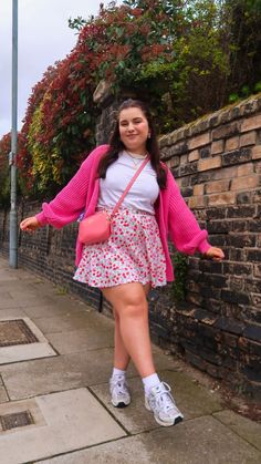 pink outfit Curvy Pink Outfits, Plus Size Preppy Outfits Spring, What To Wear With Floral Skirt, Danish Pastel Outfits Plus Size, Cute Summer Outfits Plus Size Casual, Plus Size Pink Skirt Outfit, Barbiecore Aesthetic Outfit Plus Size, Pink Outfits Curvy, Floral Dresses Outfit