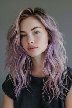 Ash And Purple Hair, Lilac Grey Hair, Lavender Balayage, Two Tone Hair Color Ideas, Two Tone Hair Color, Figure Face