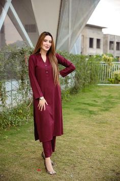 Simple Pakistani Dresses Shalwar Kameez, Cotton Suit Designs, Summer/fall Outfits, Kameez Designs, Wedding Simple, Festival Skirts, Stylish Short Dresses, Hacks Clothes