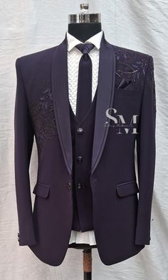 Purple  party wear suit set of 6 pieces includes jacket with work as shown in image , a vest /waistcoat , pant, pocket square , neck tie and a white plain shirt (shirt not as shown)  to catch the eyeballs in event.  *𝐓𝐞𝐱𝐭 𝐦𝐞 𝐢𝐧 𝐭𝐡𝐞 𝐦𝐞𝐬𝐬𝐚𝐠𝐞 𝐬𝐞𝐜𝐭𝐢𝐨𝐧 𝐟𝐨𝐫 𝐚𝐧𝐲 𝐪𝐮𝐞𝐫𝐲.  * Connect me if your chest is above 44 inches  * ■𝙁𝙖𝙗𝙧𝙞𝙘 :- premium terry rayon   📌𝙉𝙊𝙏𝙀:- ---------------  𝙋𝙊𝙎𝙎𝙄𝘽𝙄𝙇𝙄𝙏𝙔 𝙊𝙁 𝙇𝙄𝙏𝙏𝙇𝙀 𝘿𝙀𝙑𝙄𝘼𝙏𝙄𝙊𝙉 𝙄𝙉 𝘾𝙊𝙇𝙊𝙍 𝘿𝙐𝙀 Stylish Tuxedo For Men Wedding, Purple Suits For Men, Fancy Kurta For Men, Unique Mens Wedding Suits, Embroidery Blazer, Mens Tux, Lavender Prom, Designer Tuxedo, Men Embroidery