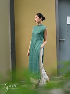 Sleeveless Linen Ao Dai, Double Layer Linen Ao Dai, Linen Ao Dai for Women, Linen Ao Dai With Pants, Modern Linen Ao Dai, Ao Dai Tunic Dress - Etsy Spain Ao Dai Modern Casual, Vietnamese Ao Dai Modern, Casual Ao Dai, Elegant Linen Kurta For Spring, Fitted Linen Kurta For Spring, Spring Linen Fitted Kurta, Elegant Sleeveless Kurta For Spring, Elegant Stand Collar Kurta For Spring, Casual Summer Ao Dai