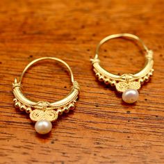 Sheherazade Pearl Earrings Byzantine Jewelry, Ancient Greek Jewelry, Historical Jewellery, Greek Jewelry, Ancient Jewelry, Sterling Silver Filigree, Vermeil Jewelry, Looks Chic, Silver Filigree