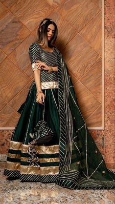 Long Blouse For Lehenga Skirts, Rajasthani Lehenga Blouse Designs, Long Blouse And Lehenga, Lahanga Choli Design, Rajasthani Skirt With Top, Lace Lehenga Designs, Lengha With Long Blouse, Lehnga With Short Kurti, Short Kurti Lehenga Designs