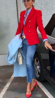 Blazer And Jeans, Blazer Outfits Casual, Stylish Outfits For Women Over 50, Blazer Outfits For Women, Mode Casual, Stylish Work Outfits, Ținută Casual, Red Blazer, Elegantes Outfit