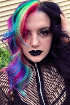 Half Rainbow Hair, Split Hair Dye Ideas, Split Hair Dye, Half Colored Hair, Pink Ombre Hair, Split Dyed Hair, Fantasy Clothes, Hair Magic