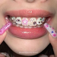 Cochella Outfits, Tooth Jewelry, Unexpected Beauty, Grills Teeth, Tooth Gem