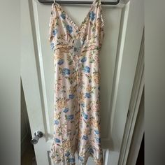 Brand New With Tags Pink Spaghetti Strap Floral Dress With Button Details Size M Forever 21 Brand New With Tags $35.90 Floral Spaghetti Strap Dress, Pink Spaghetti, Dress With Buttons, Spaghetti Strap Dress, Strap Dress, Spaghetti Strap Dresses, Forever 21 Dresses, Pink Dress, Pink Floral