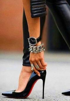 Christian Louboutin. Black patent heels. Tacchi Close-Up #Shoes #Tacones #Heels Louboutin High Heels, Patricia Field, Christian Louboutin Outlet, Christian Louboutin Boots, Black Patent Heels, Manolo Blahnik Heels, Louboutin Heels, Christian Louboutin Heels