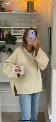 Olive Sweatpants Outfit, Fall Fits, Winter Fits, Fall Winter Outfits, Everyday Outfits, Autumn Winter Fashion, Birkenstock, Fashion Inspo Outfits, Style Me