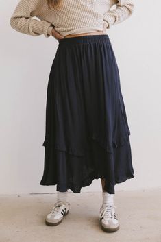 Long Flowy Black Skirt, Black Flowy Lined Skirt, Black Flowy Tiered Skirt, Black Full-length Flowy Skirt, Flowy Skirt Outfit, Black Flowy Knee-length Maxi Skirt, Denim Jumpsuit Overalls, Layered Sweater, Tiered Ruffle Skirt