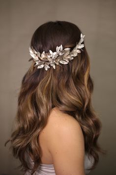 Bridal Hairstyling Gallery - Best Makeup Academy London Ibiza Mallorca | Kristina Gasperas Beauty Academy Bridal Hairstylist, Half Up Half Down Wedding, Beautiful Bridal Hair, Bridal Braids, Red Carpet Hair, Wedding Gown Styles, Beauty Academy, Hair Flow, Bridal Hair Piece