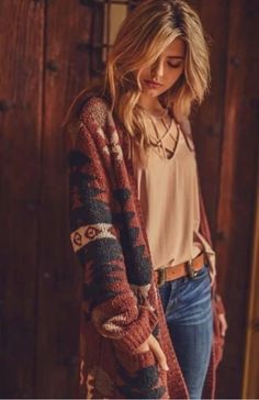 Look Winter, Moda Hippie, Look Boho Chic, Aztec Cardigan, Closet Ideas, Country Outfits