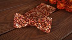 Bow Tie and Pocket square Set Cinnamon Floral David's Bridal Wedding MAROON Matching Bow-Tie & Pocket Square Set Hanky Men's handkerchief Special Order Color: The color matches to the 92% CINNAMON by David's Bridal. If possible, it is always a good idea to view the color in person. Color swatches are available to purchase : https://www.etsy.com/listing/193307362/fabric-sample-wedding-ties In the comments, specify the color that you need Composition: Premium cotton fabric. 100% cotton Size of Red Pocket Square For Wedding, Tan Bow Tie, Champagne Bow Tie, Royal Blue Bow Tie, Teal Bow Tie, Wedding Maroon, Navy Blue Bow Tie, Gold Glitter Bow, Toddler Bow Ties