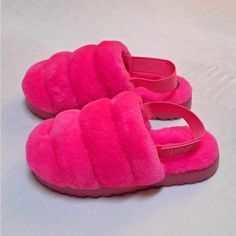 Brand New Without The Original Box Never Been Worn Or Used Size : Women's Size 7 Color : Hot Pink Ugg Slingback Shoe Ugg Logo On The Strap. Lambs Fur. Closed Toe Style. (Hard To Find In This Color) Hot Pink. Pink Uggs, Slingback Shoes, Womens Uggs, Ugg Shoes, Hot Pink, Original Box, Slippers, Size 7, Womens Sizes