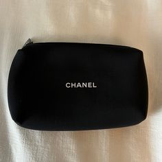 Black Chanel Cosmetic Pouch 100% Authentic This Pouch Was Part Of A Gift Set Sold On The Chanel Site. Pouch Is New And Unused. No Original Box Is Available. Chanel Bags Black, Chanel Pouch, Chanel Cosmetics, Image Swag, Bags Black, Chanel Bags, Cosmetic Pouch, Chanel Black, Coco Chanel