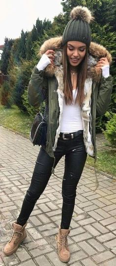 Rainy Day Outfit For Fall, Parka Outfit, Rainy Day Outfit For Work, Winter Mode Outfits, Perfect Winter Outfit, Simple Outfits For School, Legging Outfits, Cute Winter Outfits, Outfits With Hats