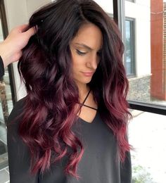 Plum Burgundy Hair, Burgundy Hair With Highlights, Deep Burgundy Hair, Pelo Color Borgoña, Pelo Color Vino, Burgundy Red Hair, Dark Burgundy Hair, Burgundy Hair Dye, Burgundy Balayage