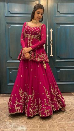 Long Choli Lehenga, Long Blouse Designs, Function Dresses, Lehenga Designs Simple, Anarkali Dress Pattern, Latest Bridal Dresses, Salwar Kamiz, Indian Dresses Traditional, Traditional Indian Outfits