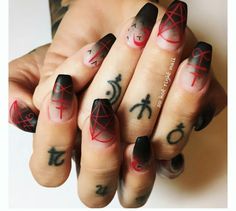 Faded Nails, Neat Nails, Witch Nails, Halloween Nail Designs, Halloween 2017, Halloween Nail Art