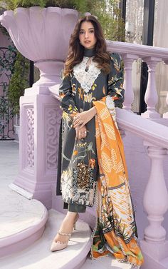 Shamaeel Ansari MR-4 Luxury Pret 2021 is Original Ladies Clothing Brand, and provides both Styles shalwar kameez suits and kurtis. Basic Wear, Lawn Shirts, Lawn Suits, Printed Trousers, Suit Fabric, Pakistani Outfits, Black N White, Summer Wear, Winter Collection