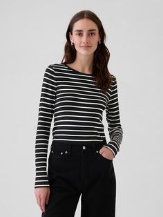 Saw this on Gap: White Striped Shirt Outfit, Black Striped Shirt, 2023 Outfits, Tanks Tops, Stripped Tops, Costume Inspo, Classic Women, Autumn 2024, Women's T Shirts