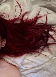 Crimson Red Hair, Cheveux Oranges, Tori Vega, Red Hair Inspo, Dark Red Hair, Dye My Hair, Hair Dye Colors, Red Hair Color, Hair Inspiration Color